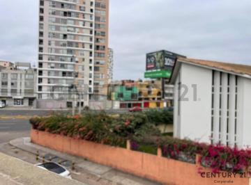 Terreno / Lote · 338m² · 4 Dormitorios · Terreno en Pueblo Libre