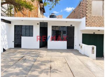 Casa · 130m² · 3 Dormitorios · Casa de 1 Piso en Venta Como Terreno – 200 m²