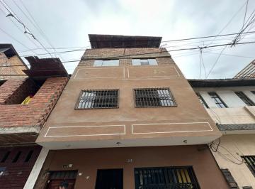 Casa · 216m² · Casa en El Agustino 3 Pisos con Terraza Cerca a Las Avs