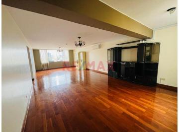 Departamento de 3 habitaciones, Lima · San Isidro/amplio Dpto.160 M&sup2;/3 Dorm./$225,000