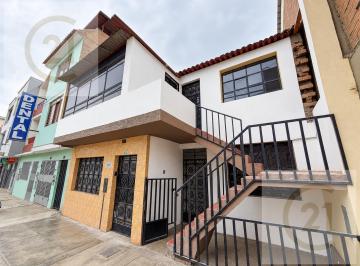 Casa · 240m² · 8 Dormitorios · Se Vende Casa o Terreno en Independencia Lima Norte