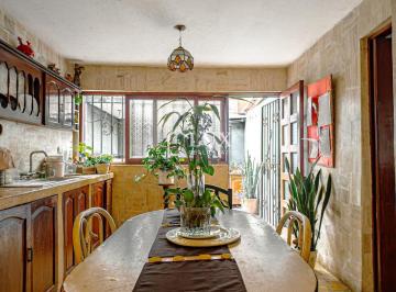 Casa · 273m² · 5 Dormitorios · 1 Estacionamiento · Casa en Chorrillos