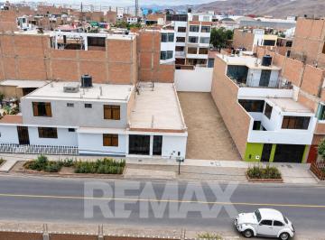 Casa · 120m² · 3 Dormitorios · Vendo Casa en Zona Residencial Brisas de Oquendo