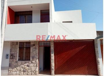 Casa de 4 habitaciones, Pisco · Casa Urbana de 2 Pisos en Urb La Alborada en Pisco