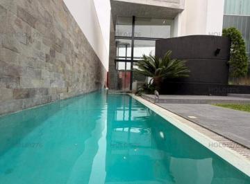 Casa · 672m² · 4 Dormitorios · 4 Estacionamientos · Vendo Linda Casa en Calle José de Acosta, Urb. Campo de Polo, San Isidro. (Frente a Parque Acosta)