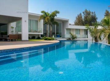 Casa · 2080m² · 7 Dormitorios · 8 Estacionamientos · Vendo Linda Casa en Av José León Barandiarán Acosta, Urb. La Planicie, La Molina