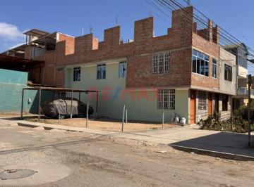 Casa · 65m² · 3 Dormitorios · Casa en Venta con Estacionamiento | Derrama Magisterial (Q. Rojas)