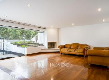 Sala · Departamento Flat Frente a Parque | 1er Piso con Terraza en Chacarilla