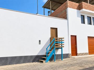 Casa · 60m² · 2 Dormitorios · Casa Como Terreno en Venta – Punta Negra