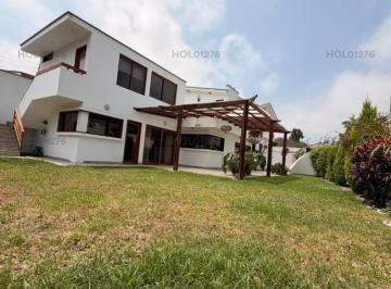 Casa · 500m² · 5 Dormitorios · 6 Estacionamientos · Vendo y Aqluilo Linda Casa en Calle Las Frambuesas 1, Urb. La Fontana, La Molina.