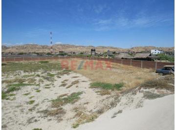 Terreno / Lote · 8000m² · Exclusivo Terreno de 8,000 m² a Us$420,000 a un Paso del Mar – Primera Fila - Mancora