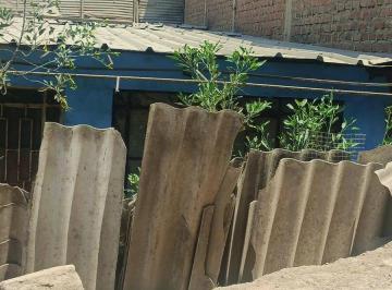 Terreno / Lote · 120m² · Venta de Casa Como Terreno en Independencia