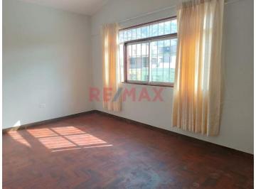 Casa de 4 habitaciones, Lima · ¡Oportunidad Única en Jose Galvez! ¡A Precio por Debajo del Mercado!