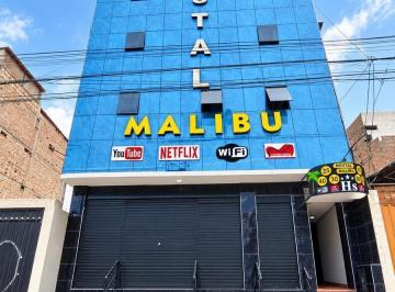 Hotel · 914m² · Edificio Comercial