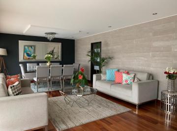 Departamento · 252m² · 4 Dormitorios · 3 Estacionamientos · Venta de Elegante Duplex con Balcon, Jardi y Piscina en Chacarilla San Borja Cerca Colegio Santísimo