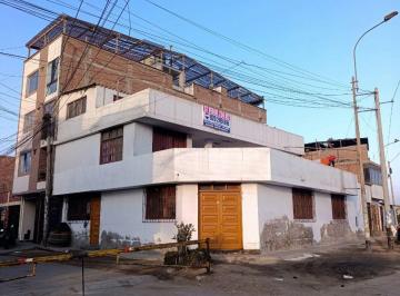 Casa de 5 habitaciones, Lima · Casa Esquina 3 Pisos 249 m² Area Terreno