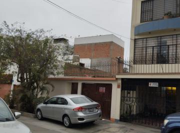 Casa · 120m² · 3 Dormitorios · 2 Estacionamientos · Casa de 178 m² Para 4 Pisos y Azotea, en Calle Alfa y Omega