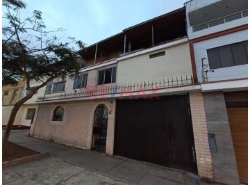 Casa · 317m² · 6 Dormitorios · 1 Estacionamiento · Casa en Venta en Zona Céntrica de Pueblo Libre