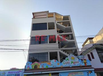 Departamento · 94m² · 4 Dormitorios · Se Alquila Departamento en La Urb. Linda Vista de Monterrico - Ate