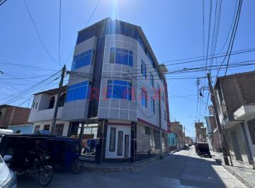 Local comercial · 420m² · 4 Dormitorios · Edificio en Alquiler en Esquina en El Corazón de Monsefú (Q. Rojas)