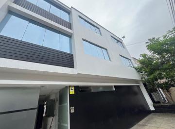 Casa de 6 habitaciones,  · Alquilo Edificio Para Consultorios Médicos