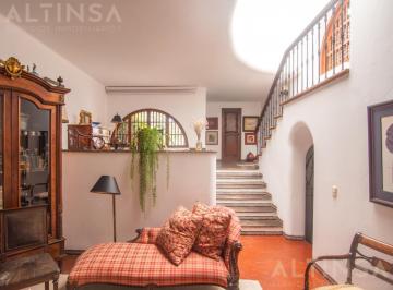 Casa · 397m² · 4 Dormitorios · 2 Estacionamientos · Venta Casa Frente Al Parque