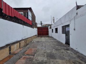 Terreno / Lote , Lima · Amplio Inmueble Para Almacén Ó Depósito con Estacionamiento–chorrillos