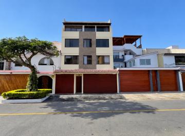 Departamento de 3 habitaciones, Lima · Dpto Primer Piso + 2 Cocheras
