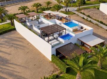 Casa de playa de 5 habitaciones, Cañete · Casa de Playa de 250 m² con 5 Dorm. en Venta en Coral