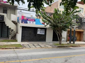 Terreno / Lote · 136m² · 3 Dormitorios · 1 Estacionamiento · Casa Como Terreno en San Miguel, Frente a Parque – 136 m²