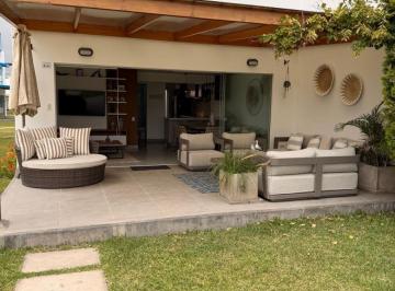 Casa de 4 habitaciones, · Venta Casa de Playa Kilometro 71 Primera Fila Kentia