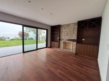 Casa de 5 habitaciones,  · Linda Casa de 650 m² Remodelada, con 5 Dorm. en Alquiler en Chacarilla del Estanque