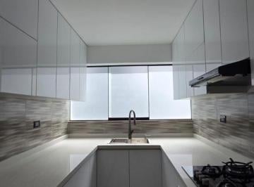 Departamento de 3 habitaciones, Arequipa · Dúplex en Venta – Cerca Al Club Internacional