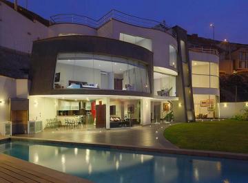 Casa de 4 habitaciones, Lima · Casuarinas Casa Moderna Techos Altos Impecable Vista a La Cuidad. Piscina
