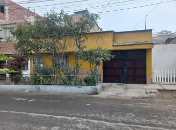 Casa · 250m² · 4 Dormitorios · 1 Estacionamiento · Se Vende Bonita Casa en Pachacamac - Huertos de Manchay