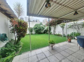 Casa de 4 habitaciones, Lima · Casa de 300 m² con 4 Dorm. en Venta en Aurora