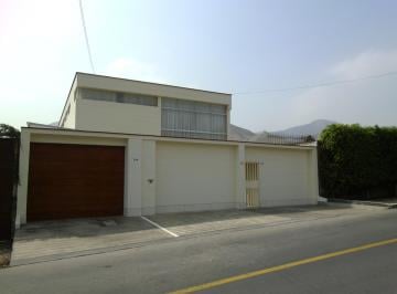 Casa de 3 habitaciones, Lima · Venta de Casa Independiente en El Sol de La Molina Iii - Etapa.
