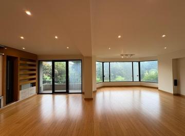 Departamento · 350m² · 2 Dormitorios · 2 Estacionamientos · Venta o Alquiler de Departamento en Zona Exclusiva de San Isidro, Frente Al Golf
