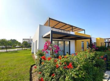 Casa · 78m² · 4 Dormitorios · 1 Estacionamiento · Casa en Condominio – San Antonio, Puerto Viejo – Estreno