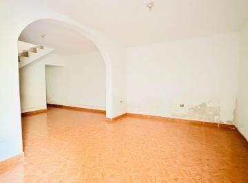 Casa de 4 habitaciones, Lima · Venta de Casa en Surquillo