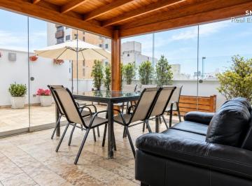 Departamento · 307m² · 3 Dormitorios · 1 Estacionamiento · Venta de Triplex a Una Cuadra del Malecon Cisneros