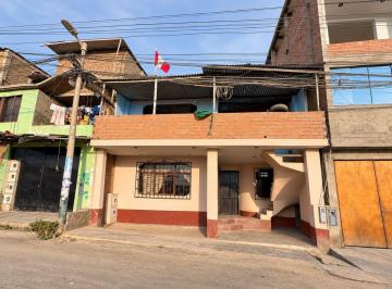 Casa de 3 habitaciones, Lima · Casa en Venta Frente a Losa Deportiva – Pamplona Alta