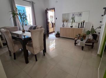 Departamento de 8 habitaciones, Lima · Departamento Segundo Piso Mas Azotea en Una Centrica Quinta Jm