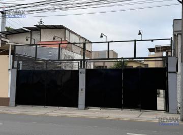 fachada · Local Comercial en Alquiler 253 m² en La Av Benavides Surco