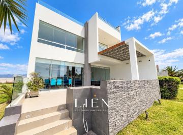 Casa de playa · 274m² · 5 Dormitorios · 2 Estacionamientos · Casa de Playa en Condominio Albatros del Campo, Km 88 | Mala | Piscina Privada | 2 Terrazas