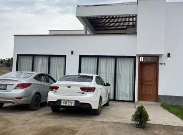 Casa de 6 habitaciones, Lima · Casa de Playa Frente Al Mar – Condominio Mar y Bosques, Punta Negra