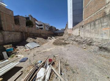 Terreno / Lote , Arequipa · Se Vende Amplio Terreno en La Av Ejercito