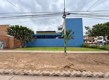 Terreno / Lote , Lima · Terreno en Surco con Licencia: 8 Dptos + 2 Locales