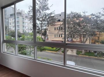 Departamento de 3 habitaciones, Lima · Amplio con Vista Externa en 3er Piso