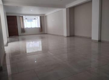Casa de 2 habitaciones, Lima · Alquila Casa en La Molina - Amplitud y Comodidad